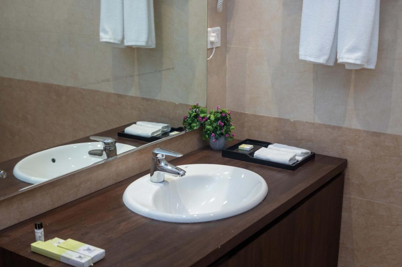 Hotel Palm International Butwal Esterno foto