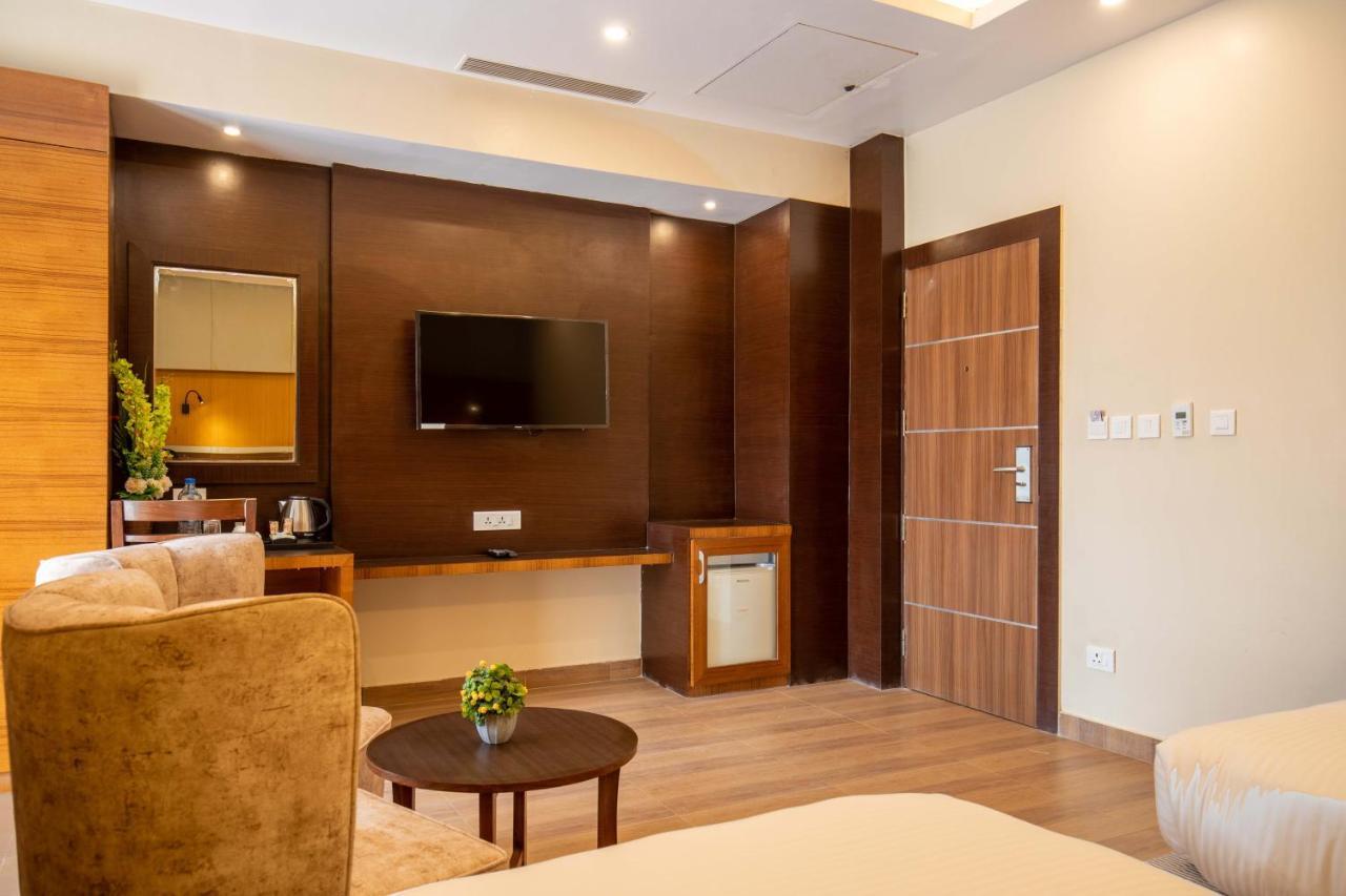 Hotel Palm International Butwal Esterno foto